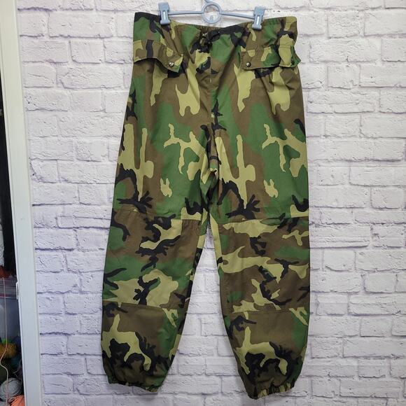 Rain Stuff Raven Industries Gore-Tex Camo Pants Size L Retro Outdoor Hunting - Picture 1 of 9